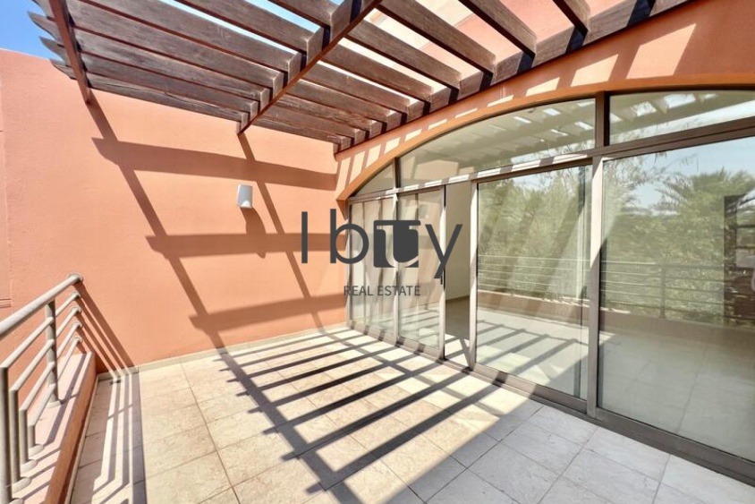 Private Garden | Massive Layout | High Privacy |