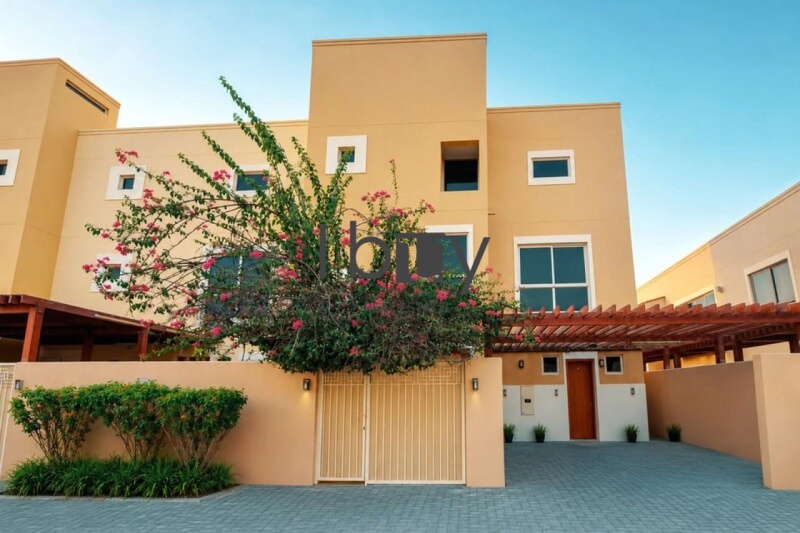Single Row | Corner Unit | Vacant