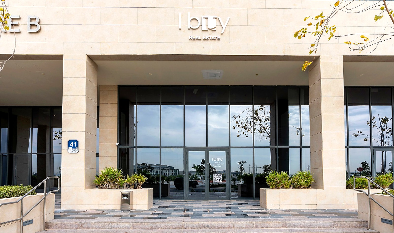 I Buy Real Estate office, Soho Square, Saadiyat Island